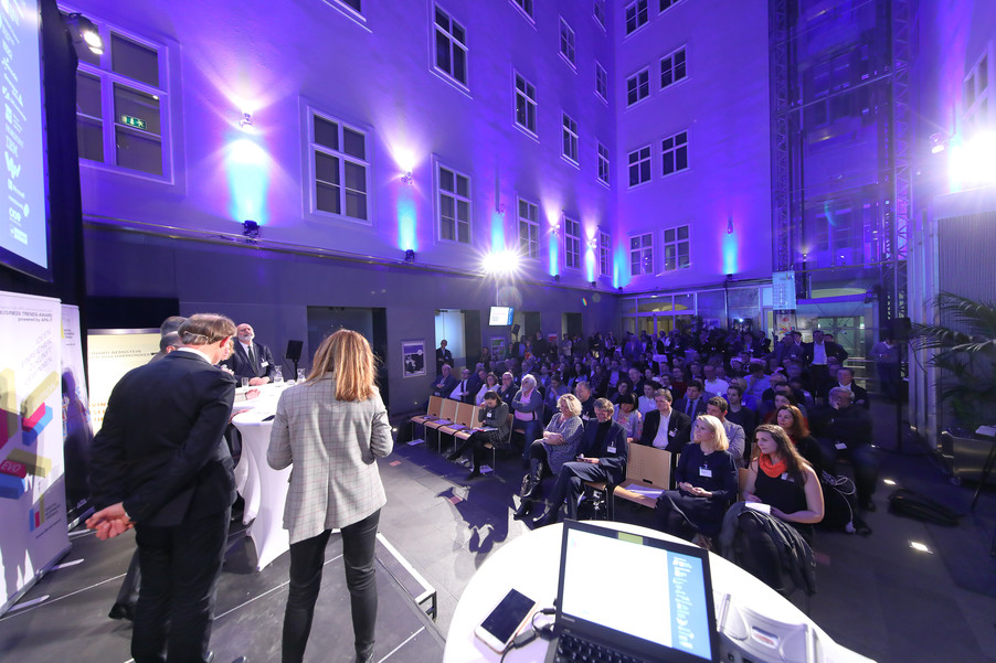 Bild 42 | DBT: Smarte Produktion - Was die Vernetzung von Maschinen, Services und Menschen bringt