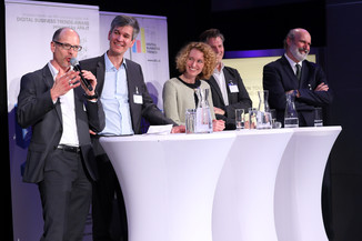 Bild 49 | DBT: Smarte Produktion - Was die Vernetzung von Maschinen, Services und Menschen bringt