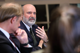 Bild 111 | DBT: Smarte Produktion - Was die Vernetzung von Maschinen, Services und Menschen bringt