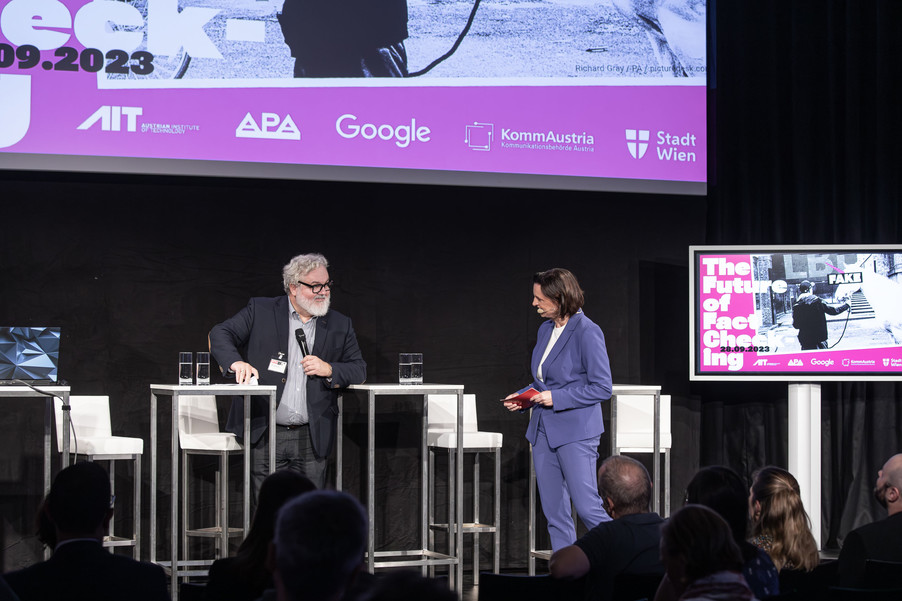 Bild 24 | Konferenz: The Future of Fact Checking