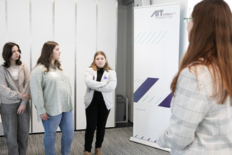 Bild 2 | AIT Töchtertag