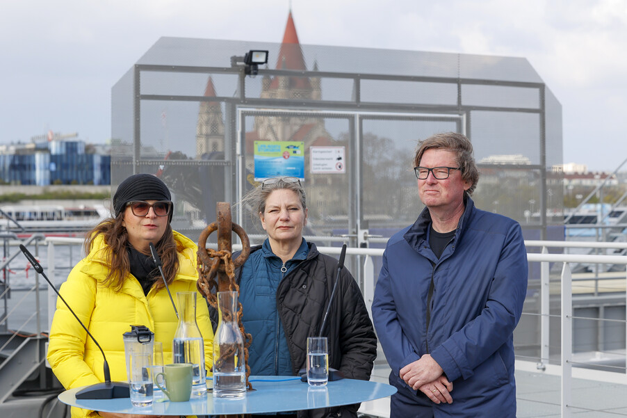 Bild 9 | Europas erste schwimmende Aufzuchtstation für Störe eröffnet auf der Donau in Wien