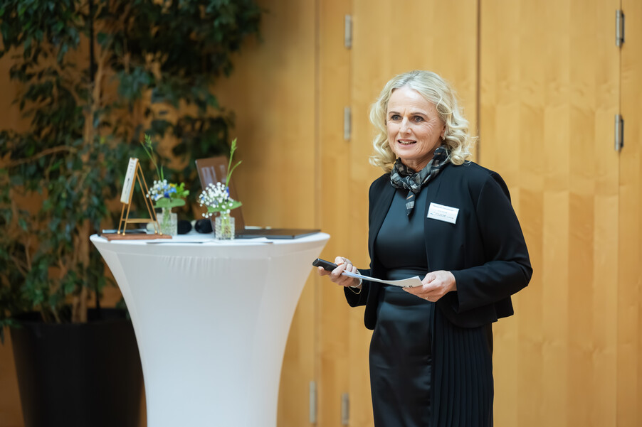 Bild 25 | Margarete Durstberger (Wesenufer Hotel & Seminarkultur an der Donau