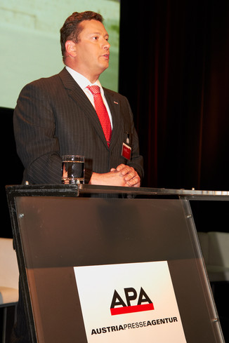 Bild 16 / 208