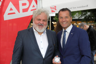 Bild 11 / 153