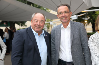 Bild 15 / 153