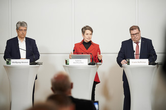 Bild 15 / 53