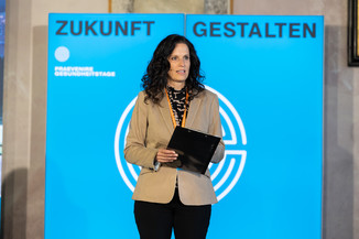 Bild 10 / 79
