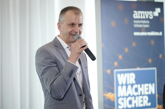 Bild 12 / 82