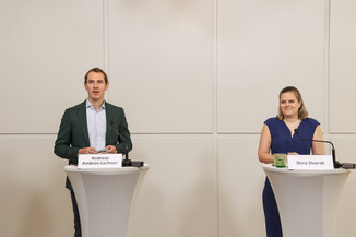 Bild 2 / 19