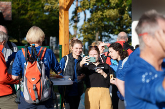 Bild 12 / 211