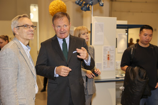 Bild 9 / 76