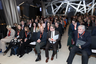 Bild 10 / 213