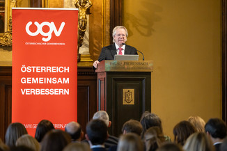 Bild 11 / 203