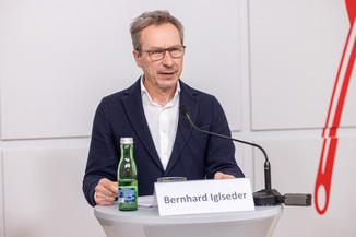 Bild 12 / 56