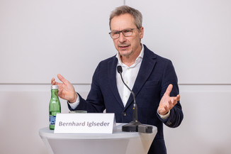 Bild 16 / 56
