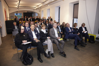 Bild 13 / 156