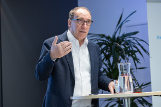 Bild 10 / 42