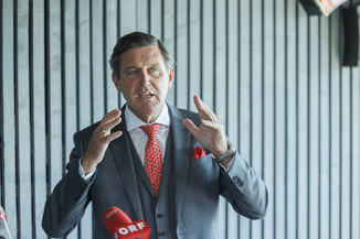Bild 12 / 33