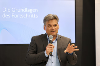 Bild 25 / 33