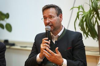 Bild 32 / 102