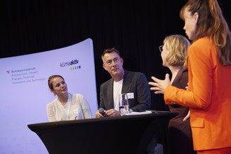 Bild 100 / 219
