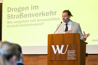 Bild 77 / 232