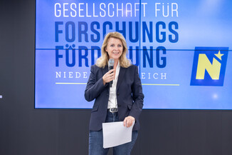 Bild 15 / 242