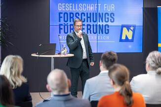 Bild 28 / 242