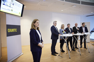 Bild 12 / 25