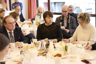 Bild 23 / 54
