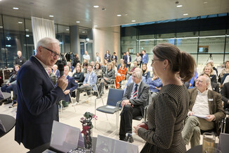 Bild 9 / 48
