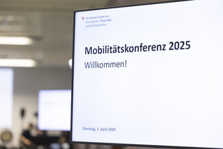 Bild 1 / 198