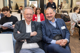 Bild 15 / 208