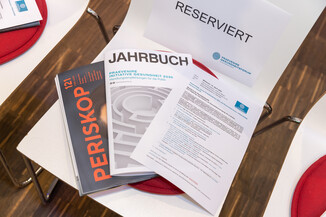 Bild 9 / 208