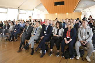 Bild 13 / 210