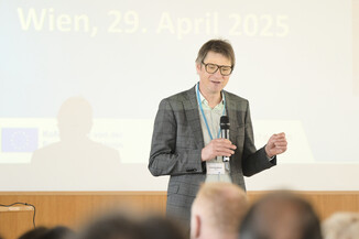 Bild 33 / 210