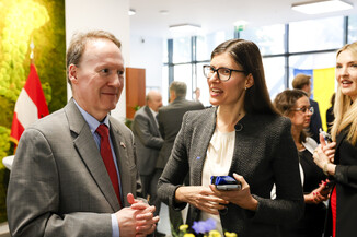 Bild 12 / 119