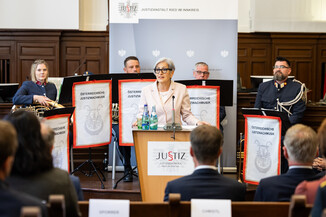 Bild 13 / 52
