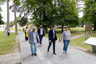 Bild 48 / 117