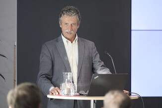 Bild 12 / 81