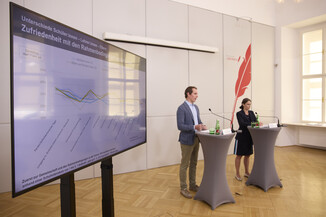 Bild 9 / 28