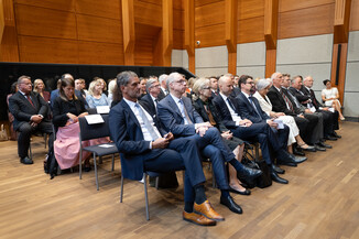 Bild 11 / 40