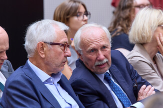 Bild 18 / 49