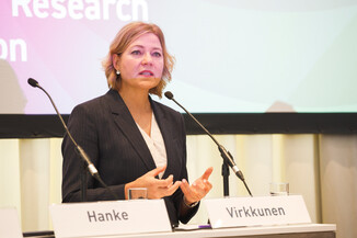 Bild 9 / 33