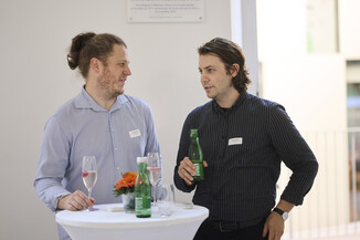 Bild 3 / 144
