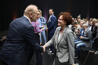 Bild 7 / 199