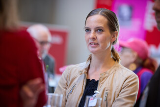 Bild 12 / 131