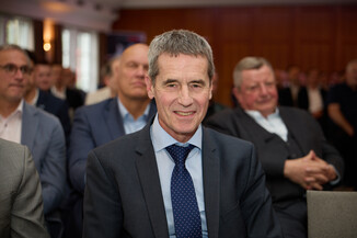Bild 14 / 136
