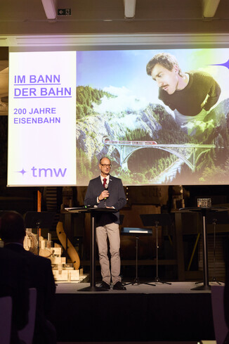 Bild 33 / 67